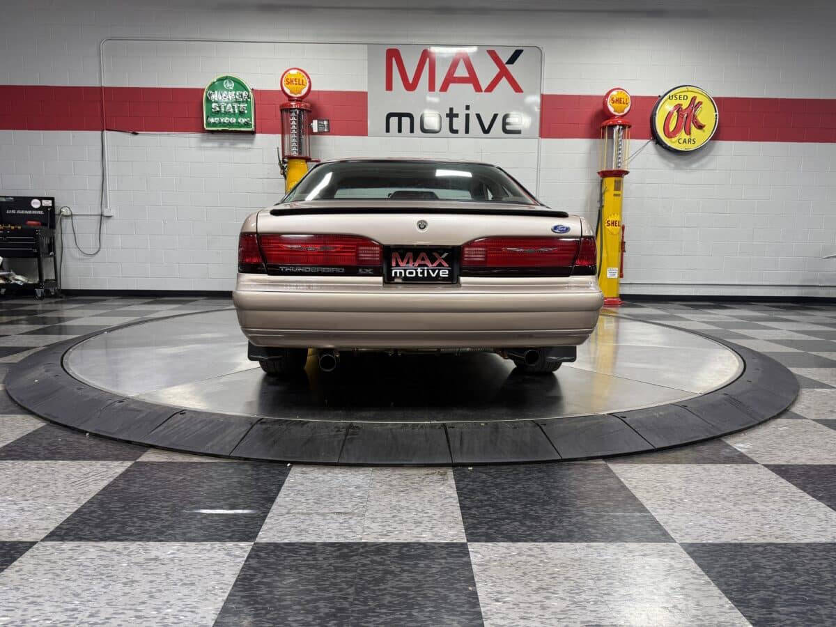 1993 Ford Thunderbird 8