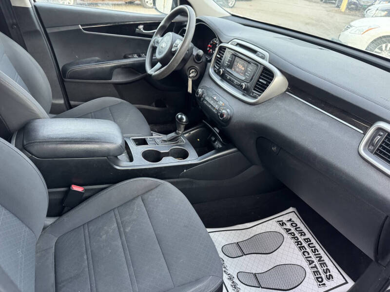 2017 Kia Sorento LX