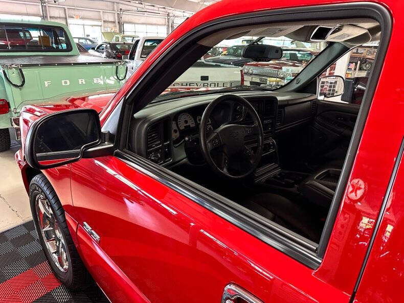 2004 Chevrolet Silverado 1500 SS