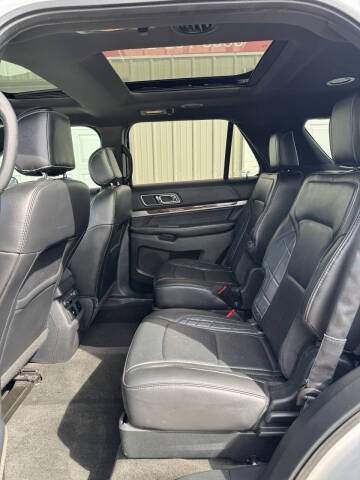 2017 Ford Explorer Platinum