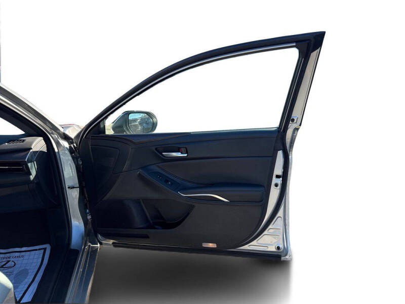 2022 Toyota Avalon XLE