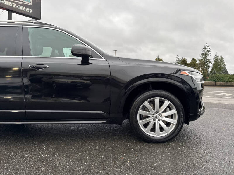 2016 Volvo XC90 T6 Momentum