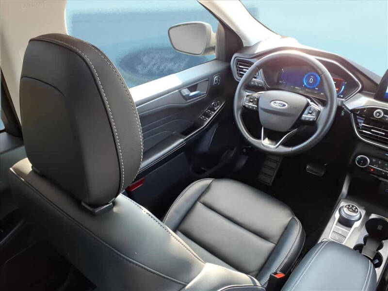 2022 Ford Escape Titanium