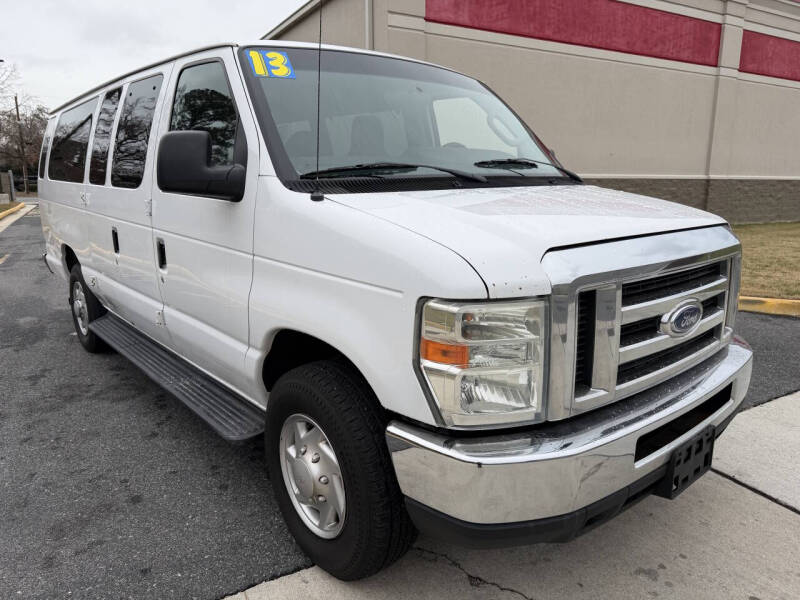 2013 Ford E-Series E-350 SD XLT