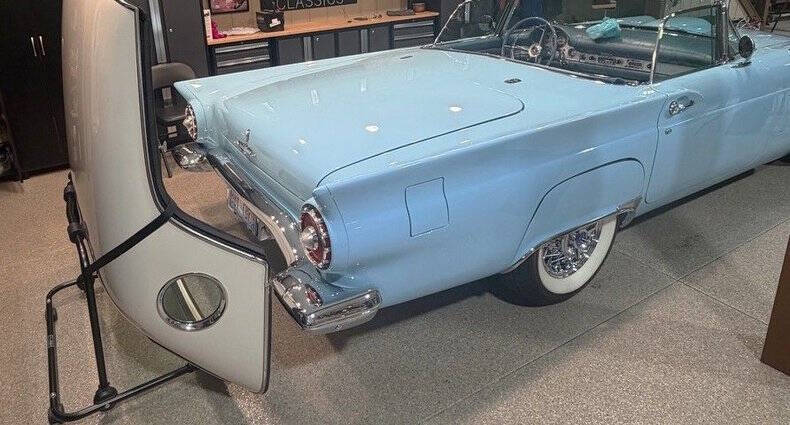 1957 Ford Thunderbird