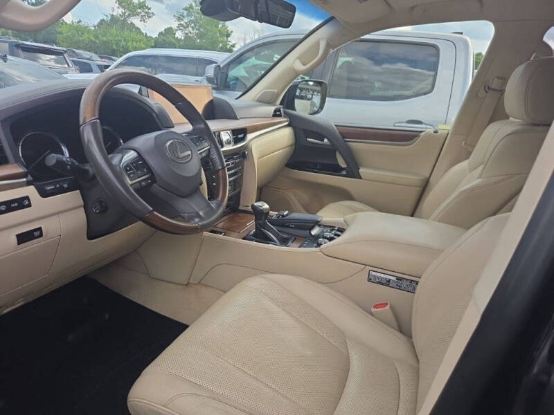 2017 Lexus LX 570