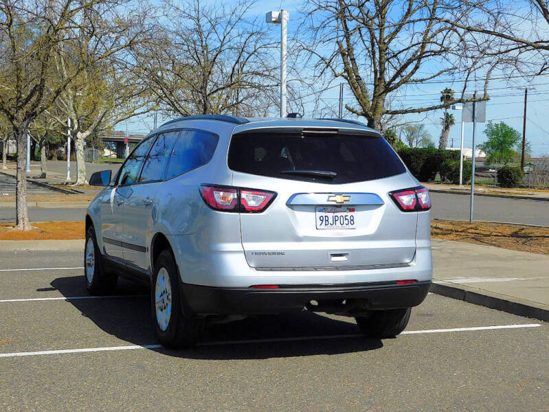 2017 Chevrolet Traverse LS