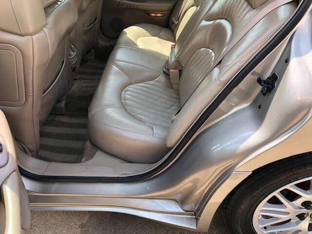 2000 Pontiac Bonneville for sale at Extreme Auto Plaza in Des Moines, IA