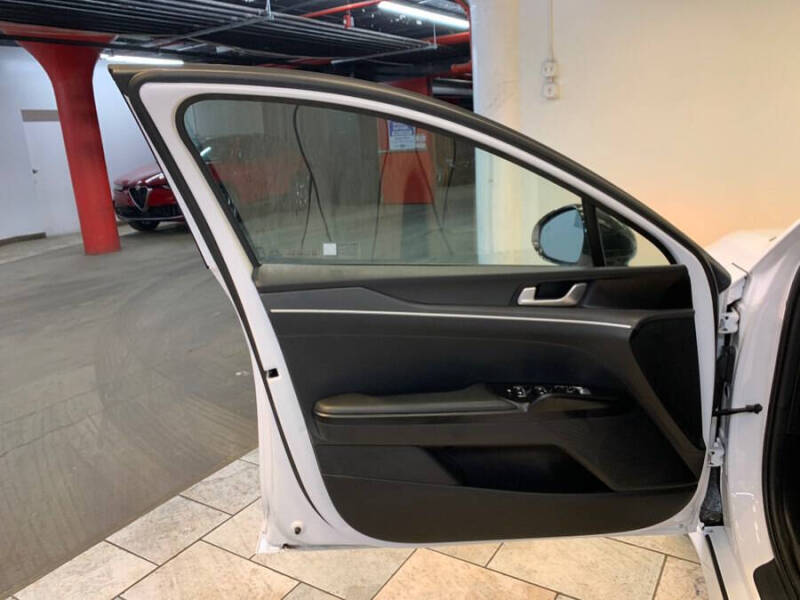 2023 Kia K5
