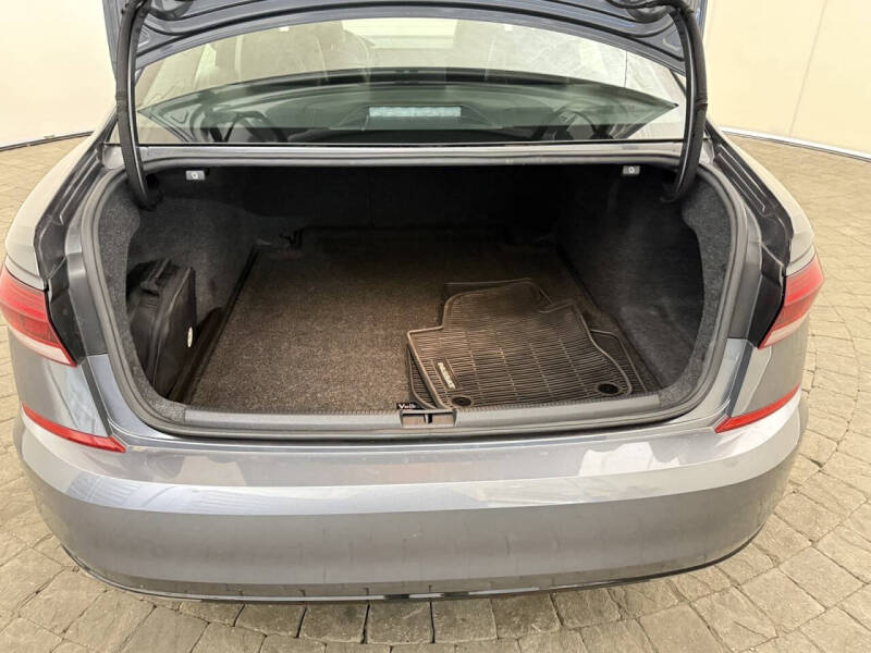 2020 Volkswagen Passat R-Line