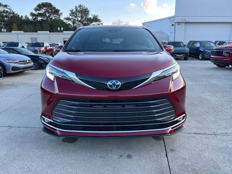 2025 Toyota Sienna Limited 7-Passenger