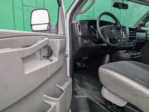 2022 Chevrolet Express 2500