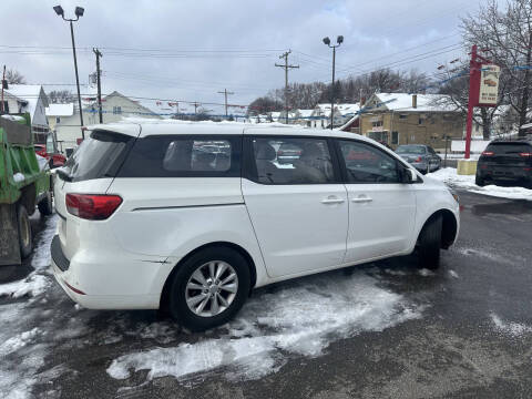 2015 Kia Sedona L