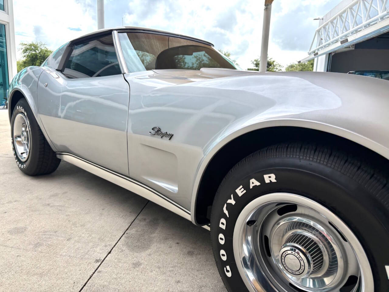 1976 Chevrolet Corvette 18