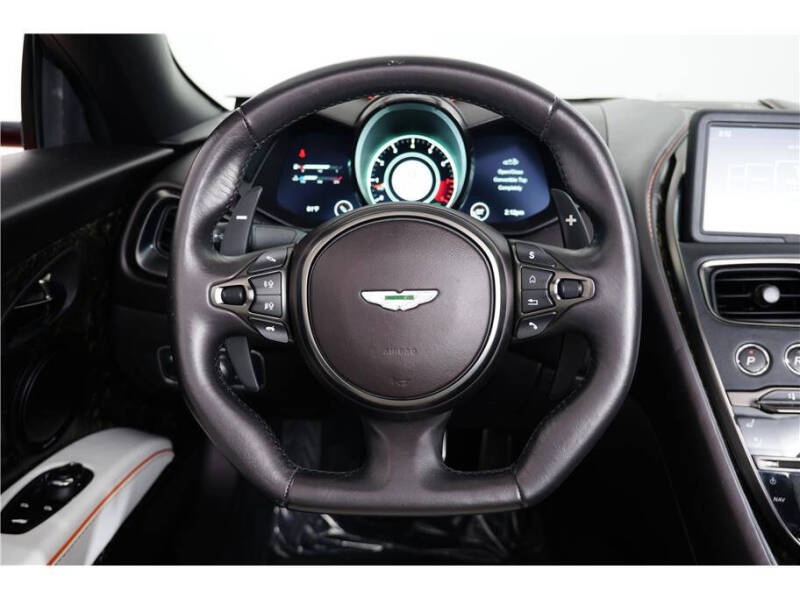 2022 Aston Martin DBS Superleggera