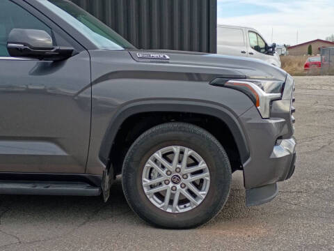 2024 Toyota Sequoia SR5