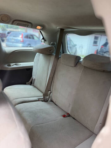 2012 Toyota Sienna Base 7-Passenger