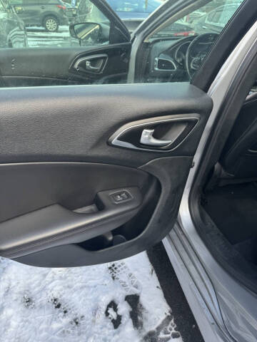 2015 Chrysler 200 C