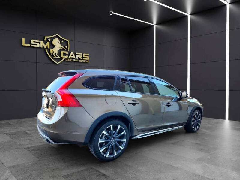 2017 Volvo V60 Cross Country T5 Premier