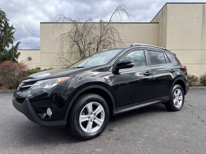 2014 Toyota RAV4 XLE's photo