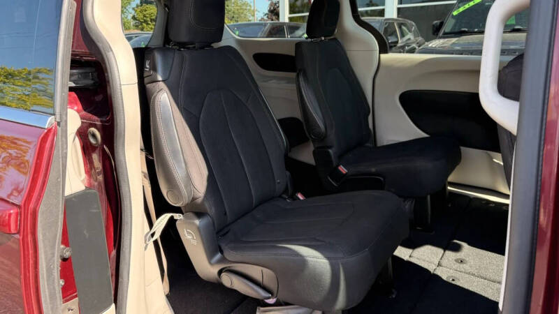 2017 Chrysler Pacifica Touring