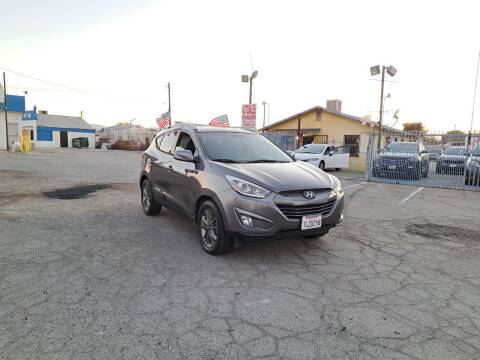 2014 Hyundai Tucson for sale at Autosales Kingdom in Lancaster CA