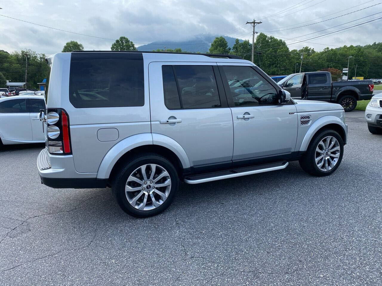 2015 Land Rover LR4 for sale at Driven Pre-Owned in Lenoir, NC