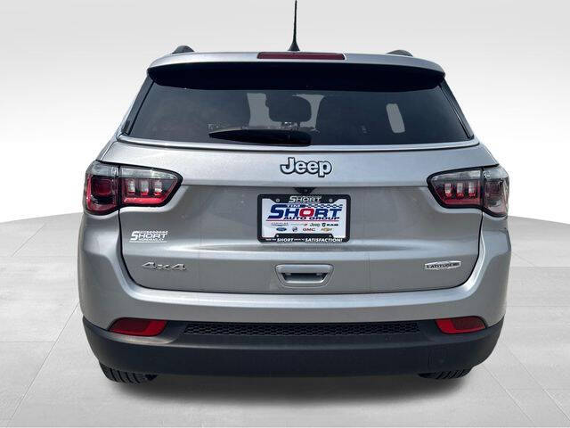 2022 Jeep Compass Latitude Lux