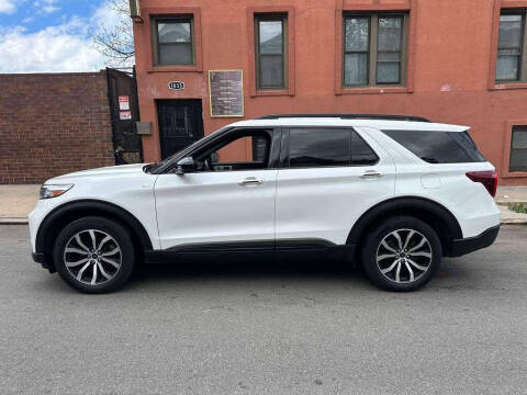 2022 Ford Explorer ST-Line