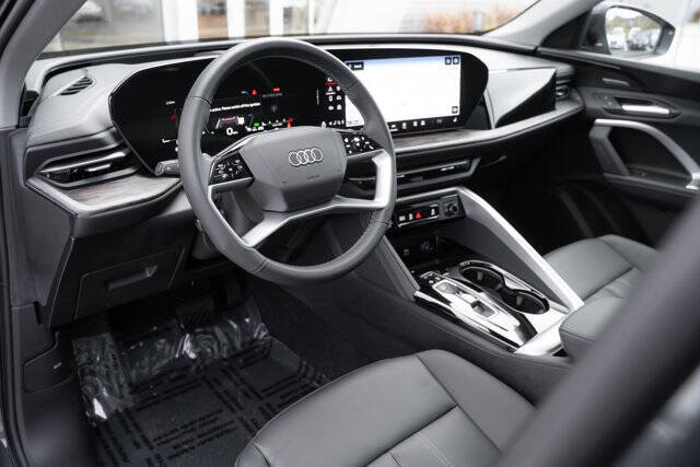 2025 Audi Q5 quattro Premium Plus TFSI