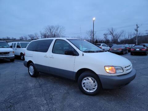 1999 Toyota Sienna for sale at Great Lakes AutoSports in Villa Park IL