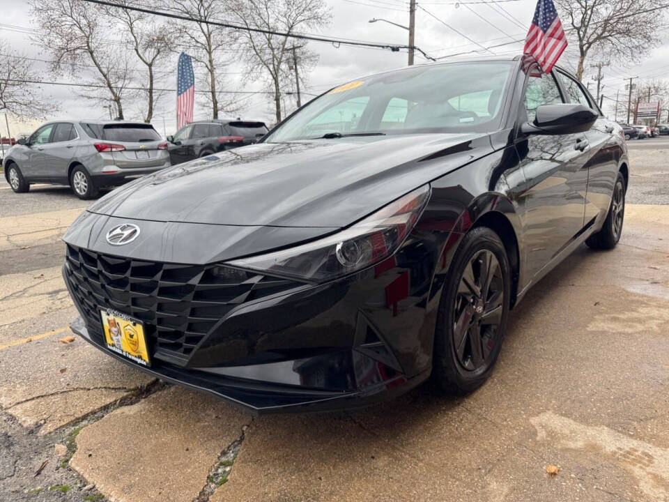 2021 Hyundai Elantra SEL's photo