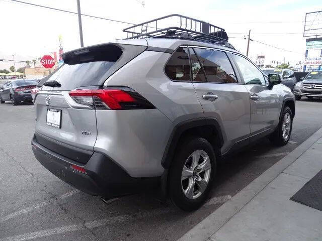 2020 Toyota RAV4 XLE