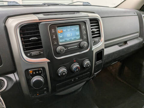 2016 RAM 1500 SLT