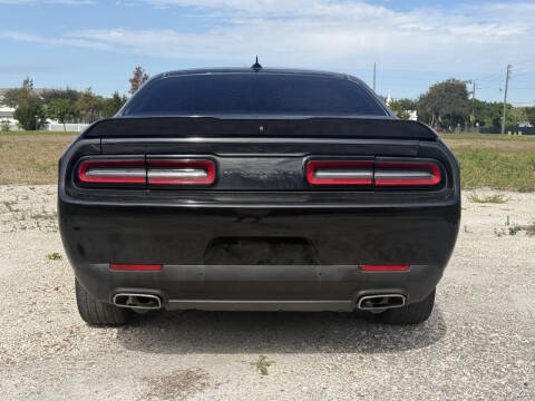 2021 Dodge Challenger SXT