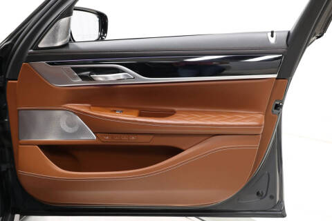 2022 BMW 7 Series M760i xDrive