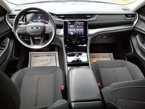 2022 Jeep Grand Cherokee L Laredo