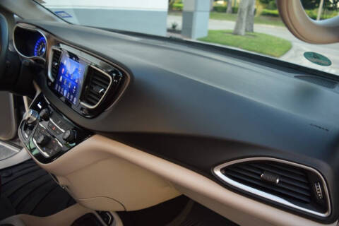 2017 Chrysler Pacifica Touring