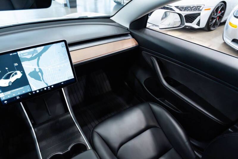 2019 Tesla Model 3 Mid Range