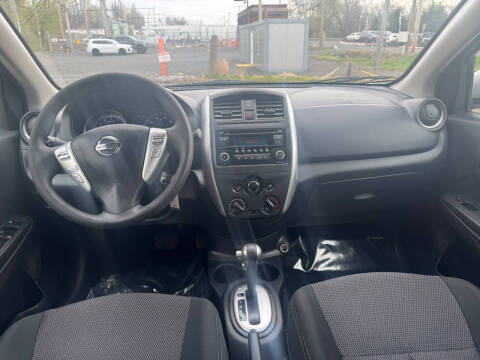 2017 Nissan Versa 1.6 SV