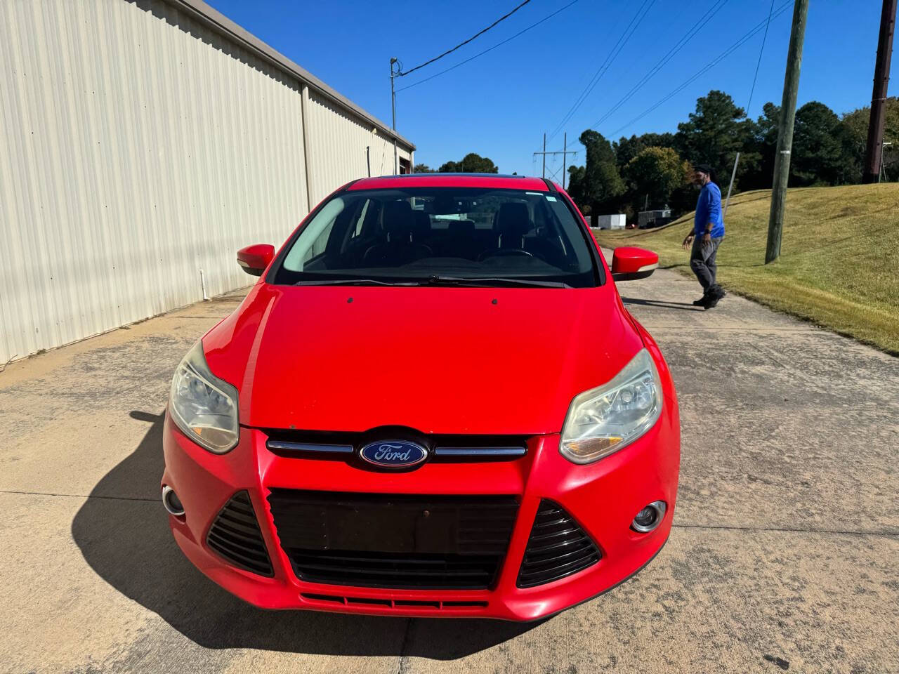 Red 2012 Ford Focus SEL SEL 4dr Sedan 8