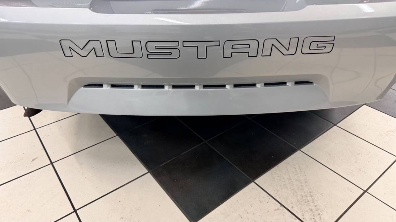 2002 Ford Mustang 30