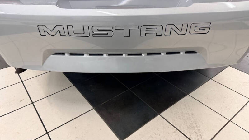 2002 Ford Mustang Deluxe