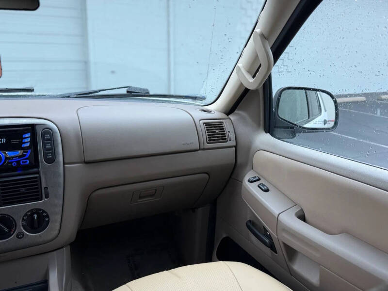 2005 Ford Explorer XLT