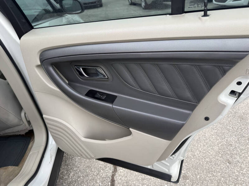 2011 Ford Taurus SEL