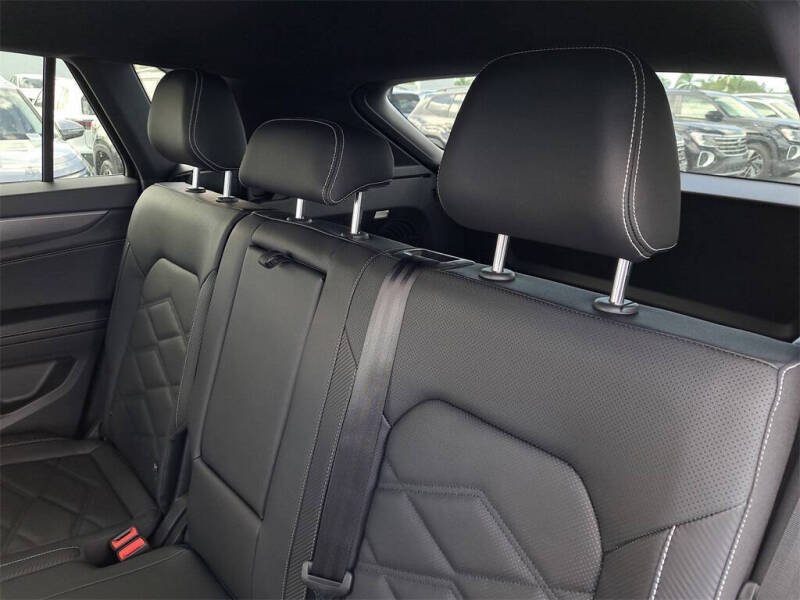 2026 Volkswagen Atlas Cross Sport SE