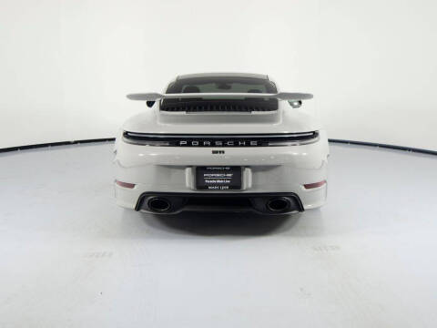 2025 Porsche 911 Carrera