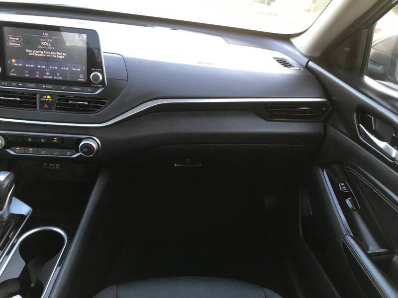 2021 Nissan Altima 2.5 SV