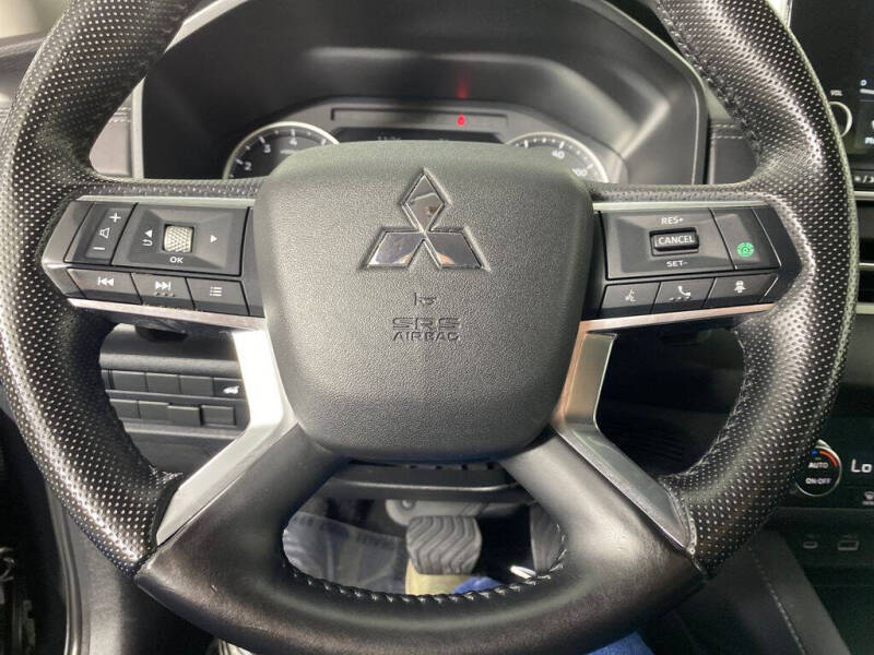 2024 Mitsubishi Outlander SE