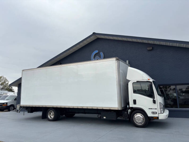 2017 Isuzu NRR 24FT Box Van